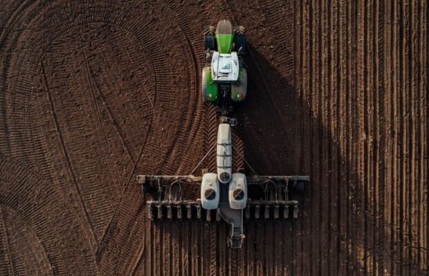 Системи паралельного водіння Trimble: які помилки найчастіше роблять механізатори і як їх уникнути?