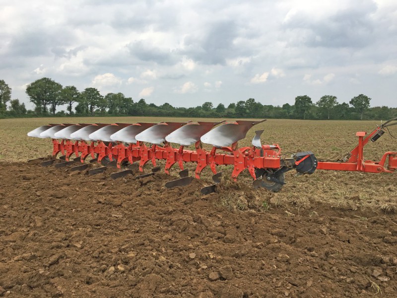 Плуг напівнавісний KUHN MULTI-LEADER XT