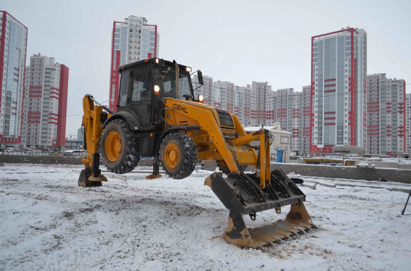 Екскаватори-навантажувачі Manitou
