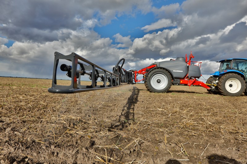 Причіпні обприскувачі Horsch Leeb AX