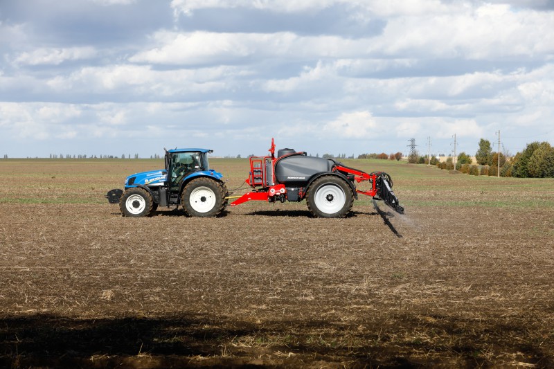 Причіпні обприскувачі Horsch Leeb AX