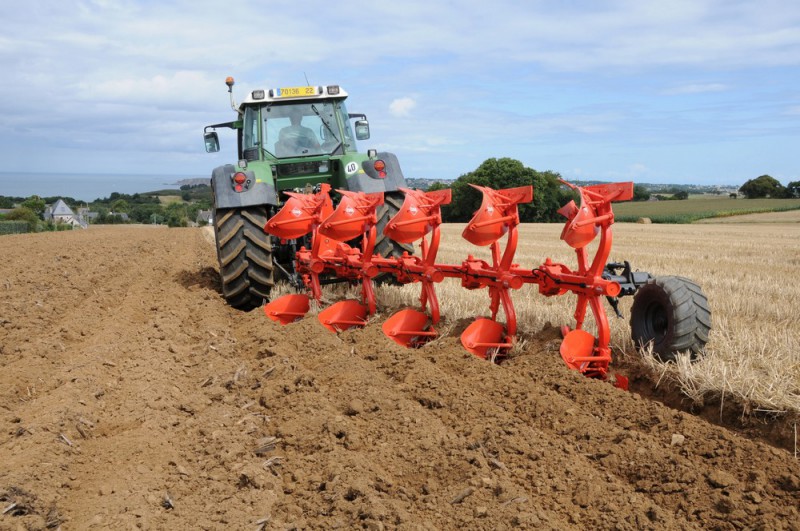 Плуг навісний KUHN MULTI-MASTER 123