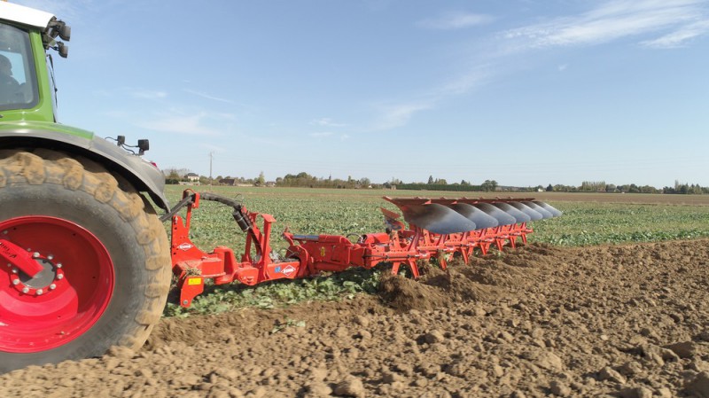 Плуг напівнавісний KUHN MULTI-LEADER XT