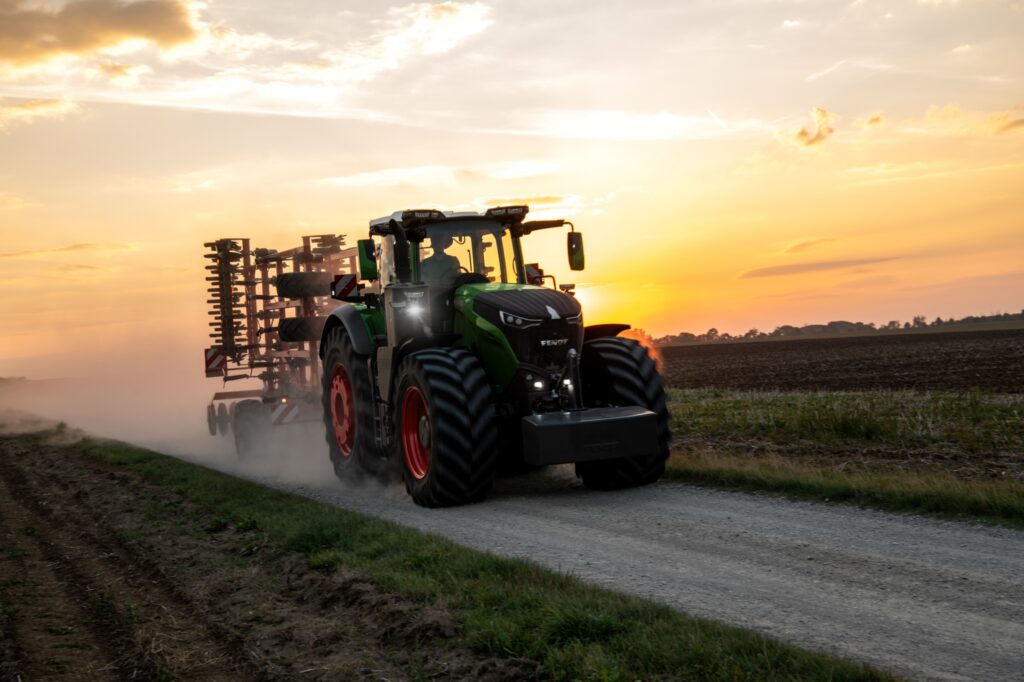 Fendt 1000 Vario wheeled tractors