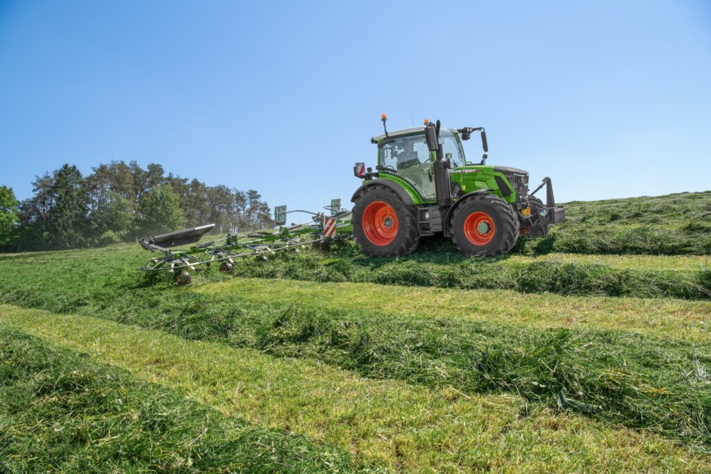 Fendt 300 Vario wheeled tractors