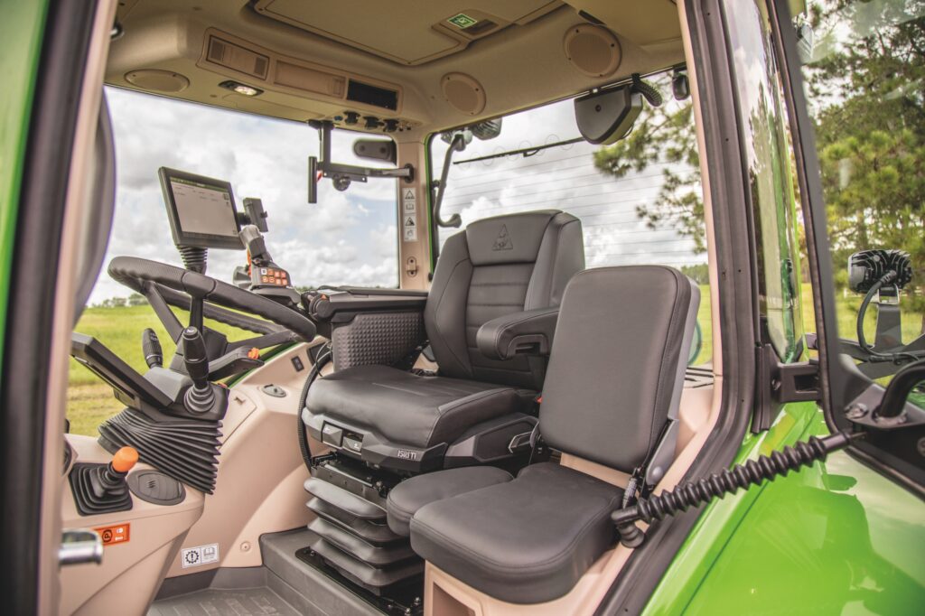 Fendt 700 Vario wheeled tractors