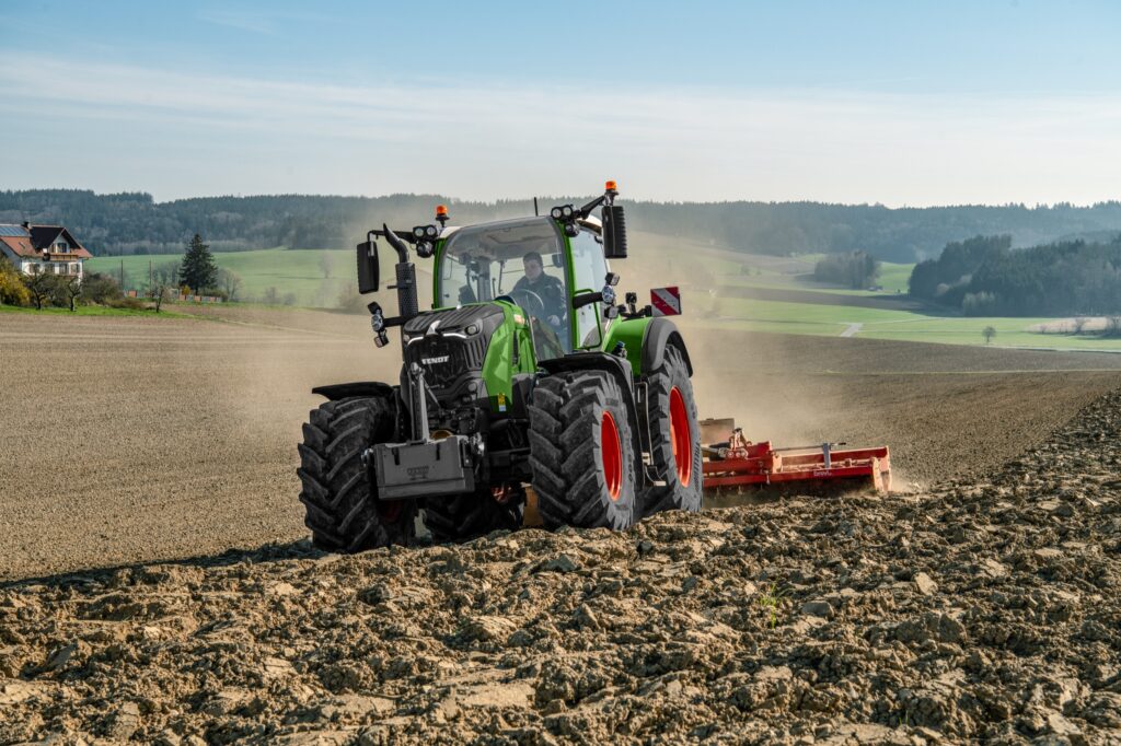 Fendt 700 Vario wheeled tractors